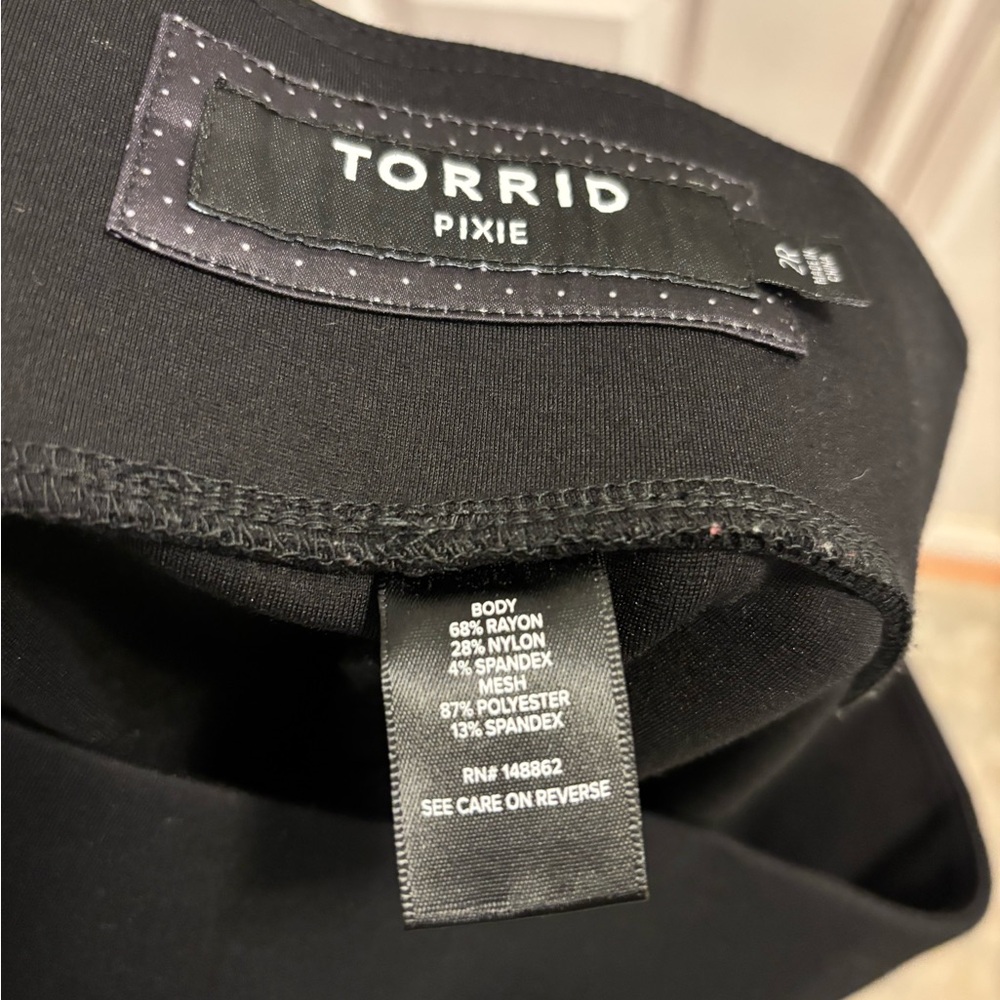 Torrid Size 2 Jet Black Pixie Pants - image 5